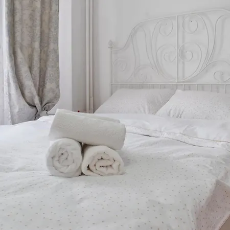 Unirii Square 2 Bedrooms Apartment Bucharest