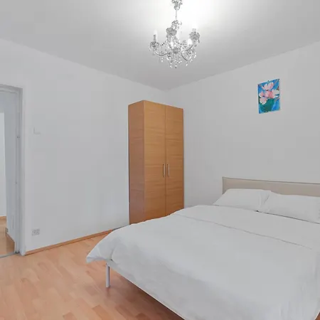 Unirii Square 2 Bedrooms *